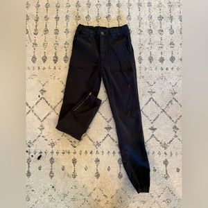 american eagle joggers